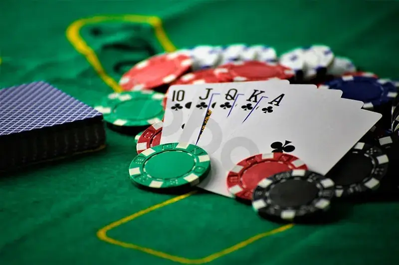 Hit N Spin Poker Spiel